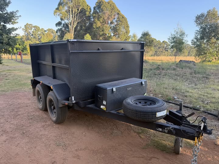 8×5 Compact hydraulic tipper trailer